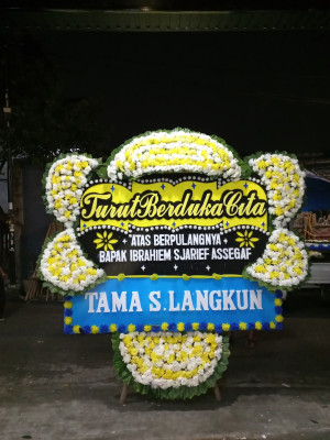 Papan Bunga Duka di Makmur